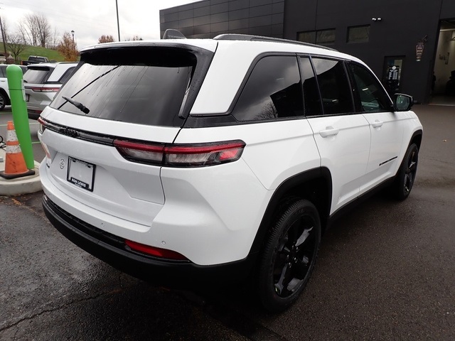 2025 Jeep Grand Cherokee Altitude X photo 3