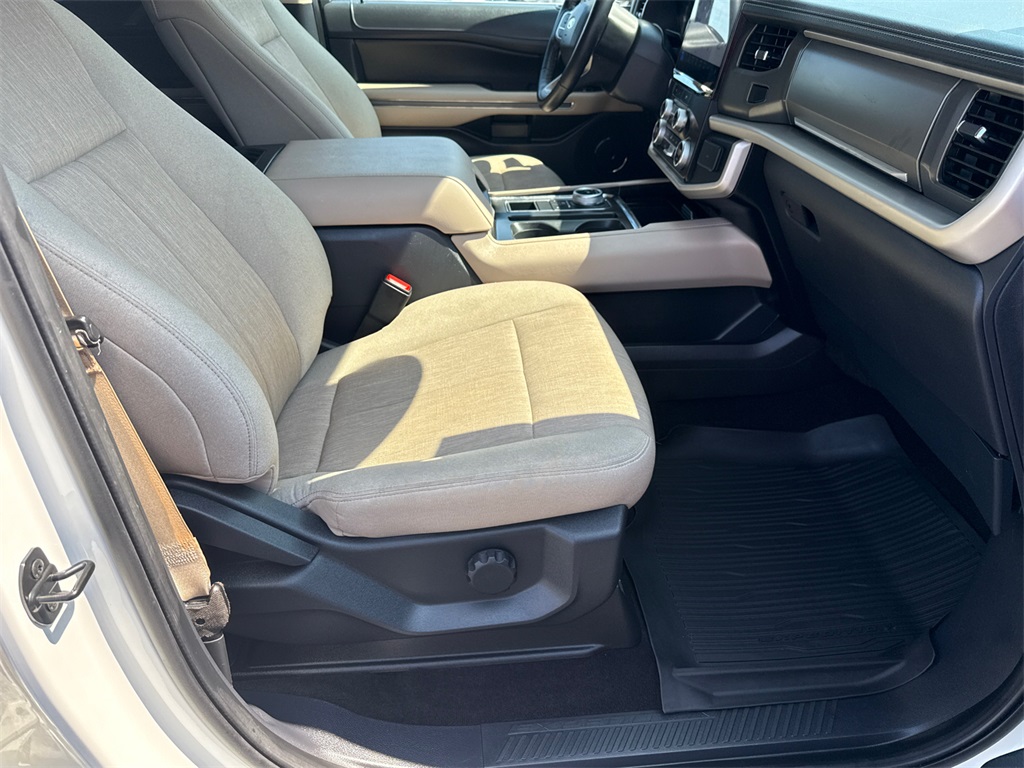 2023 Ford Expedition XLT photo 12