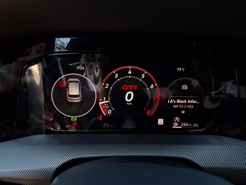 2025 Volkswagen Golf GTI SE photo 11