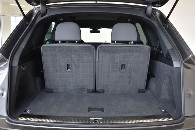 2022 Audi Q7 45 Premium Plus photo 9