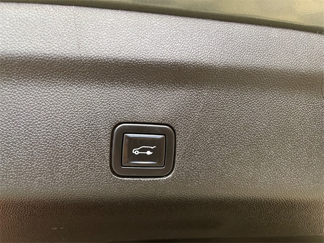 2023 Chevrolet Suburban Premier photo 11
