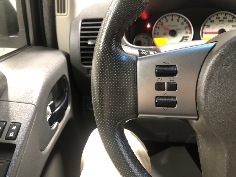 2011 Nissan Frontier PRO-4X photo 17