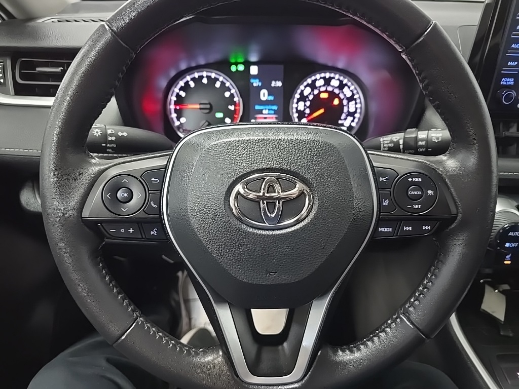 2022 Toyota RAV4 XLE photo 19