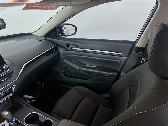 2024 Nissan Sentra SV photo 23