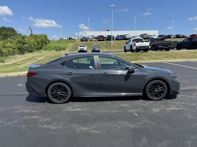 2025 Toyota Camry SE photo 2