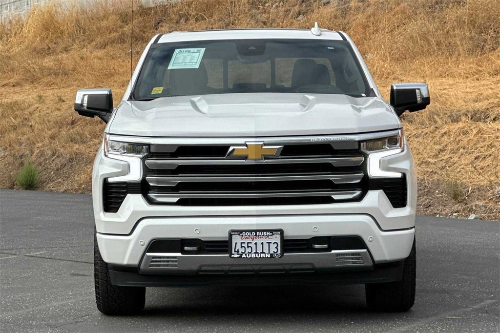 2023 Chevrolet Silverado 1500 High Country photo 9