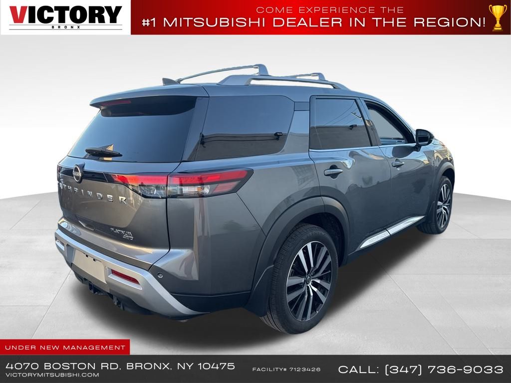 2023 Nissan Pathfinder Platinum photo 4