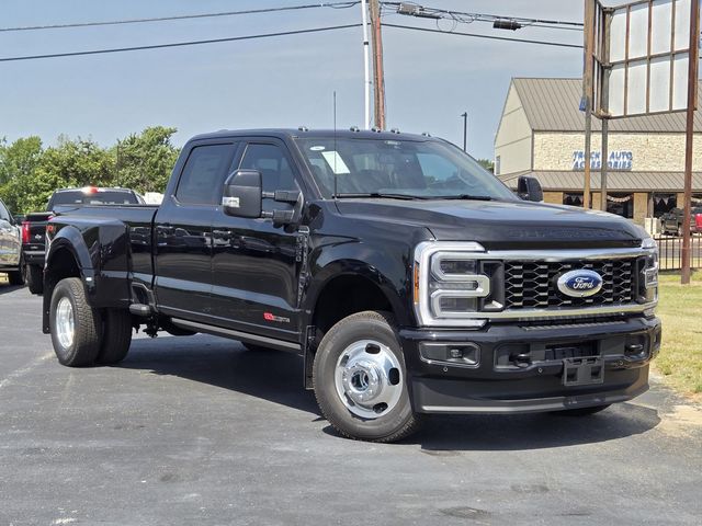 2025 Ford F-350 Platinum photo 2