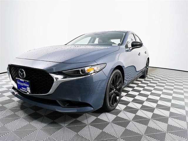 2025 Mazda Mazda3 2.5 s Carbon photo 2