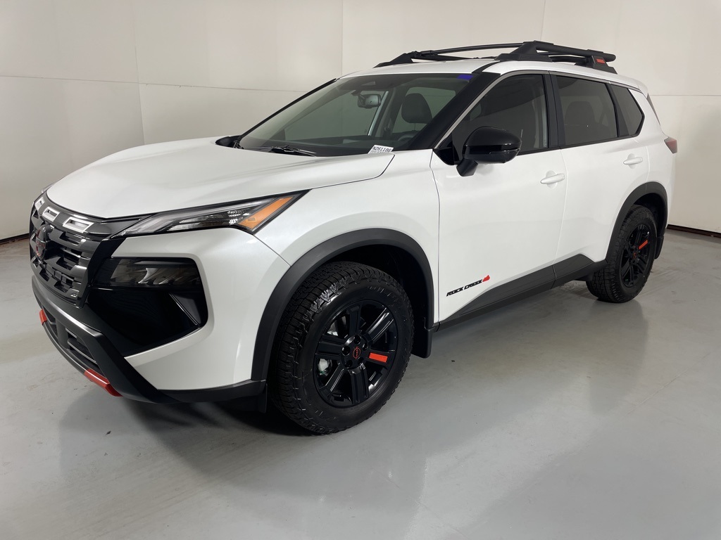 2026 Nissan Rogue SV photo 2