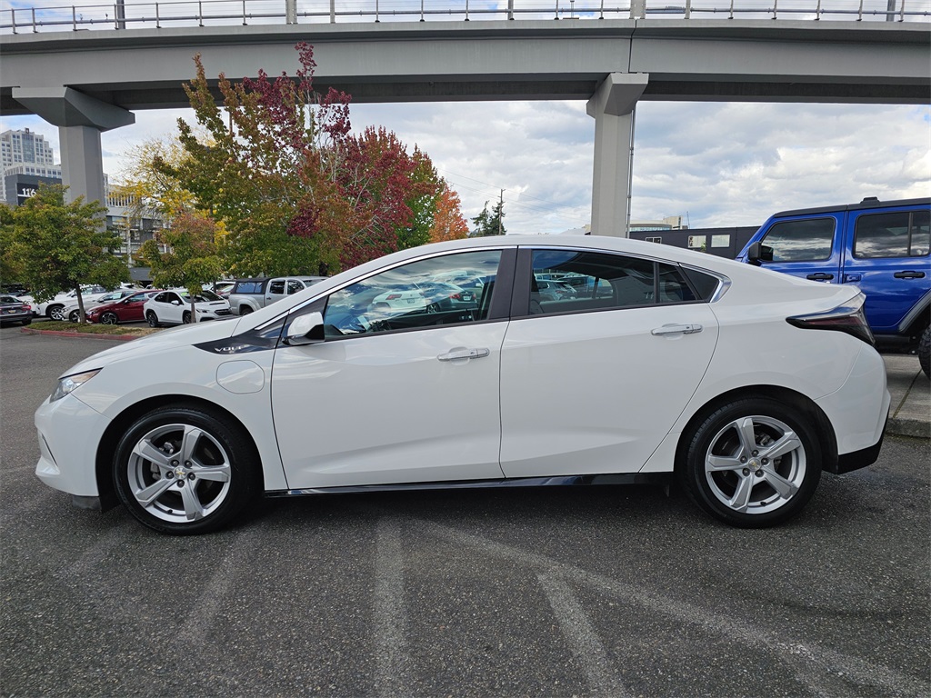 2018 Chevrolet Volt LT photo 4