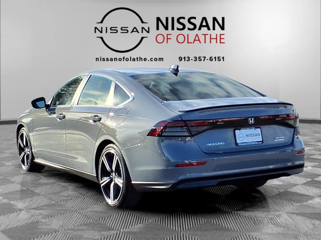 2023 Honda Accord Hybrid Sport photo 3