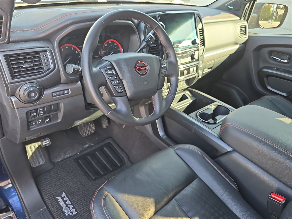 2023 Nissan Titan PRO-4X photo 16