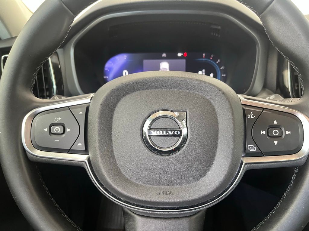2024 Volvo XC60 B5 Core photo 19
