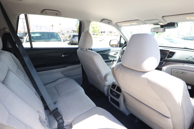 2020 Honda Pilot EX photo 15