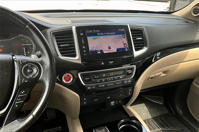 2016 Honda Pilot Elite photo 6