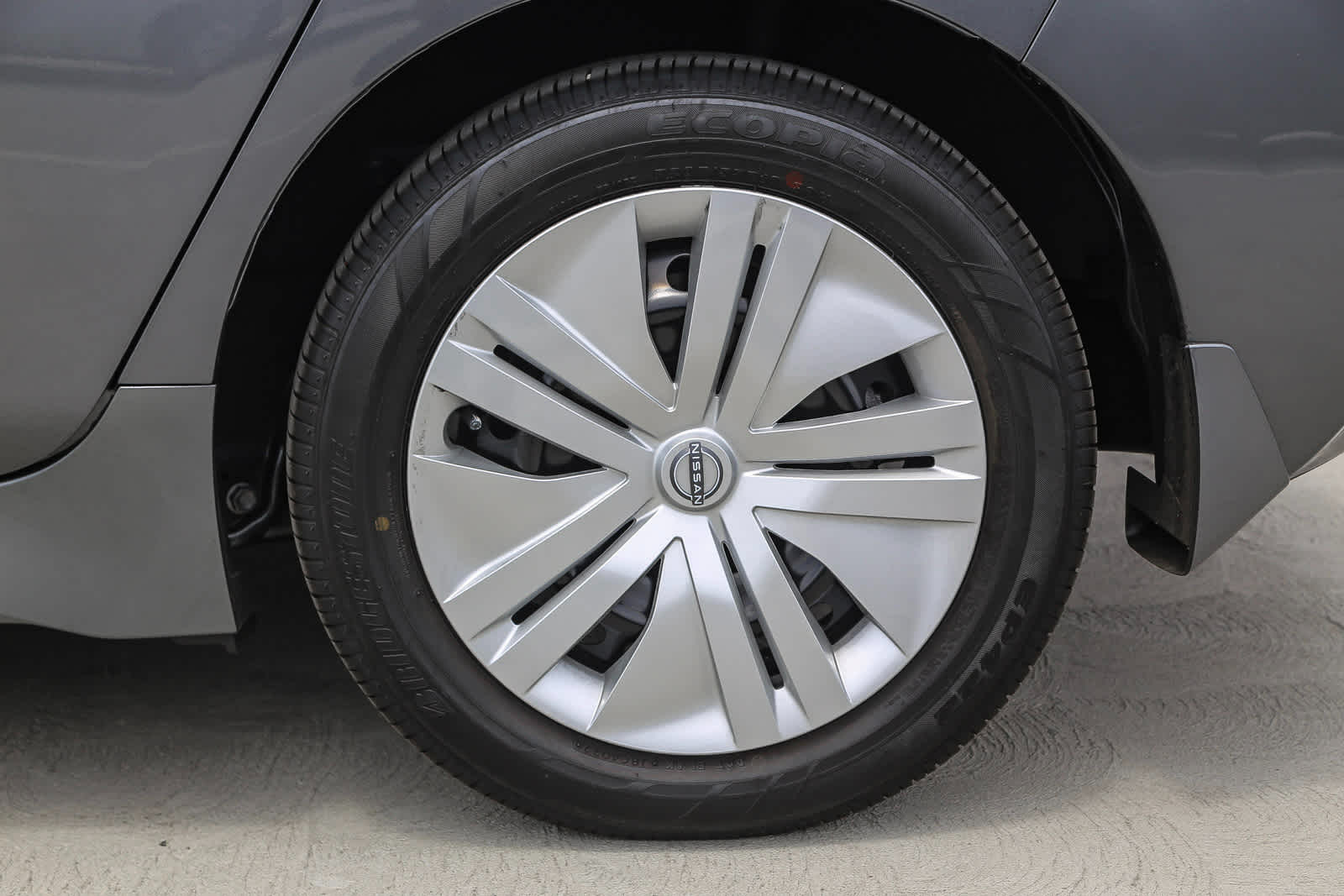 2025 Nissan Leaf S photo 10
