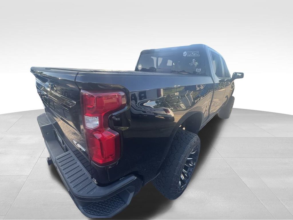 2020 Chevrolet Silverado 1500 RST photo 3