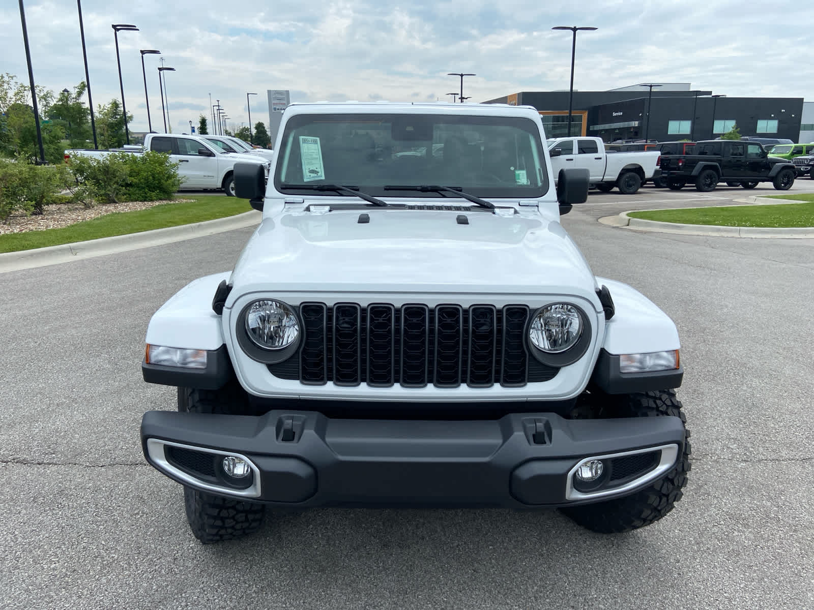 2025 Jeep Gladiator Willys photo 3