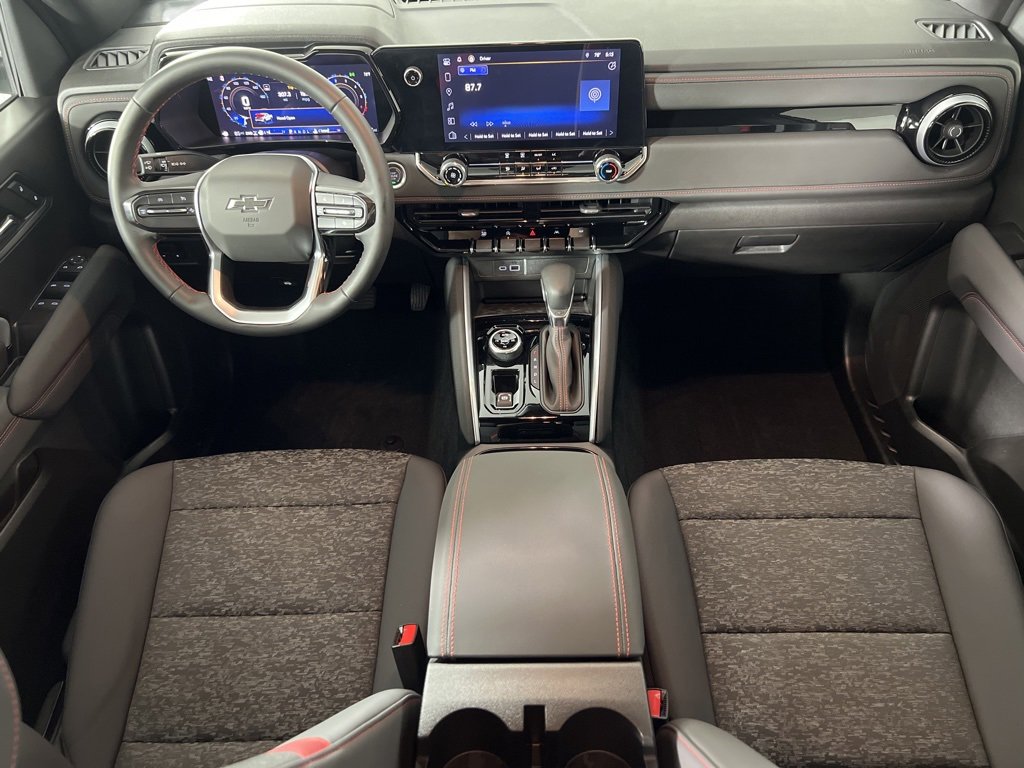 2024 Chevrolet Colorado Z71 photo 2