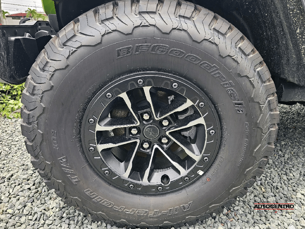 2025 Jeep Wrangler Sport photo 4