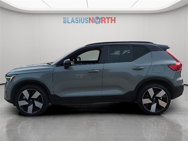 2023 Volvo XC40