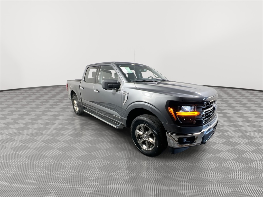 2024 Ford F-150 XLT photo 2