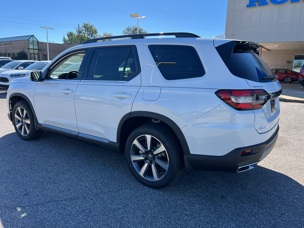 2025 Honda Pilot Touring photo 4