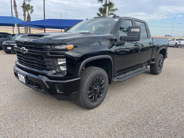 2026 Chevrolet Silverado 2500HD Custom photo 3