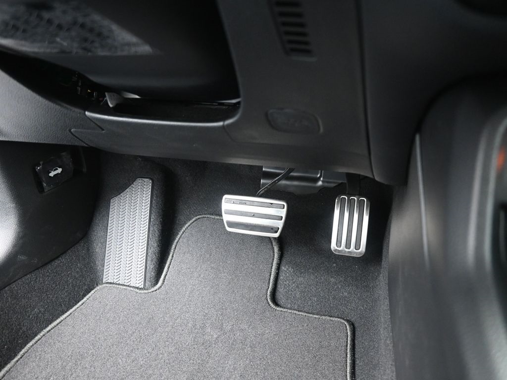 2025 Honda Civic Hatchback Sport photo 22