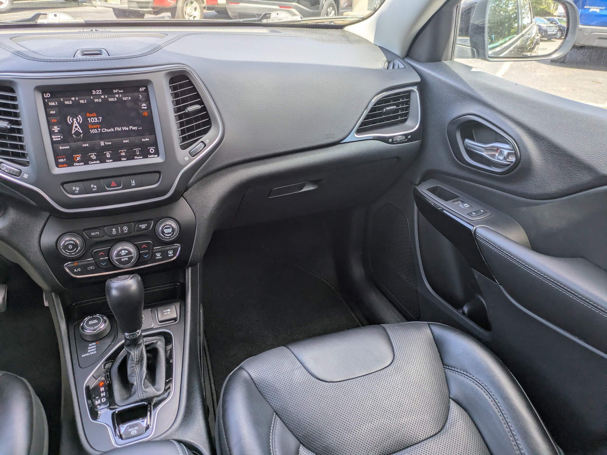 2023 Jeep Cherokee Altitude Lux photo 17