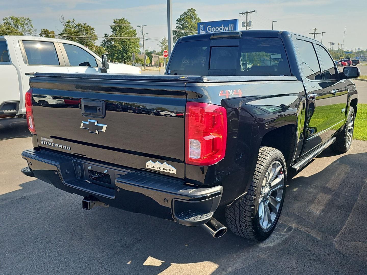 2018 Chevrolet Silverado 1500 High Country photo 2