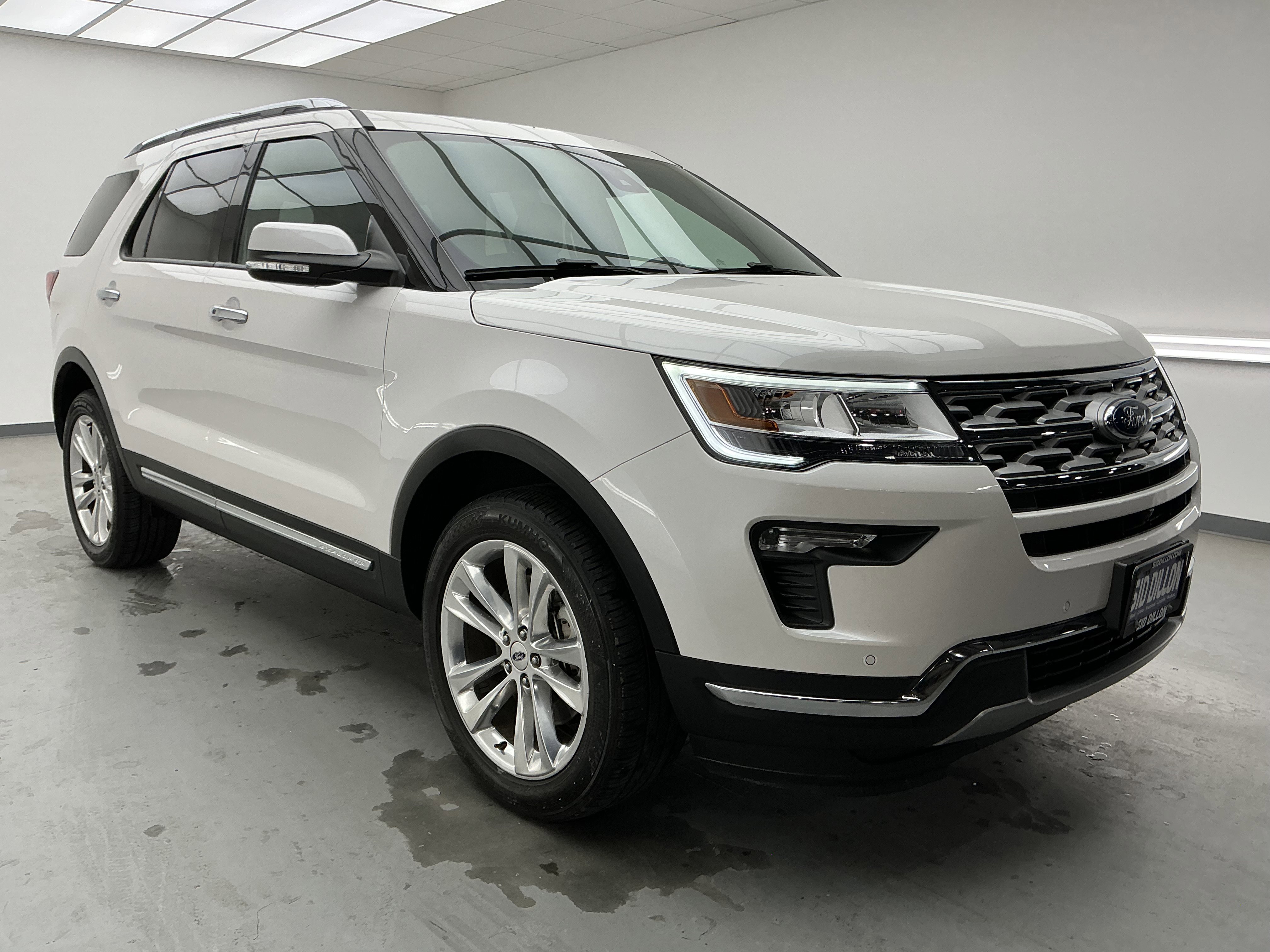 2019 Ford Explorer Limited photo 2
