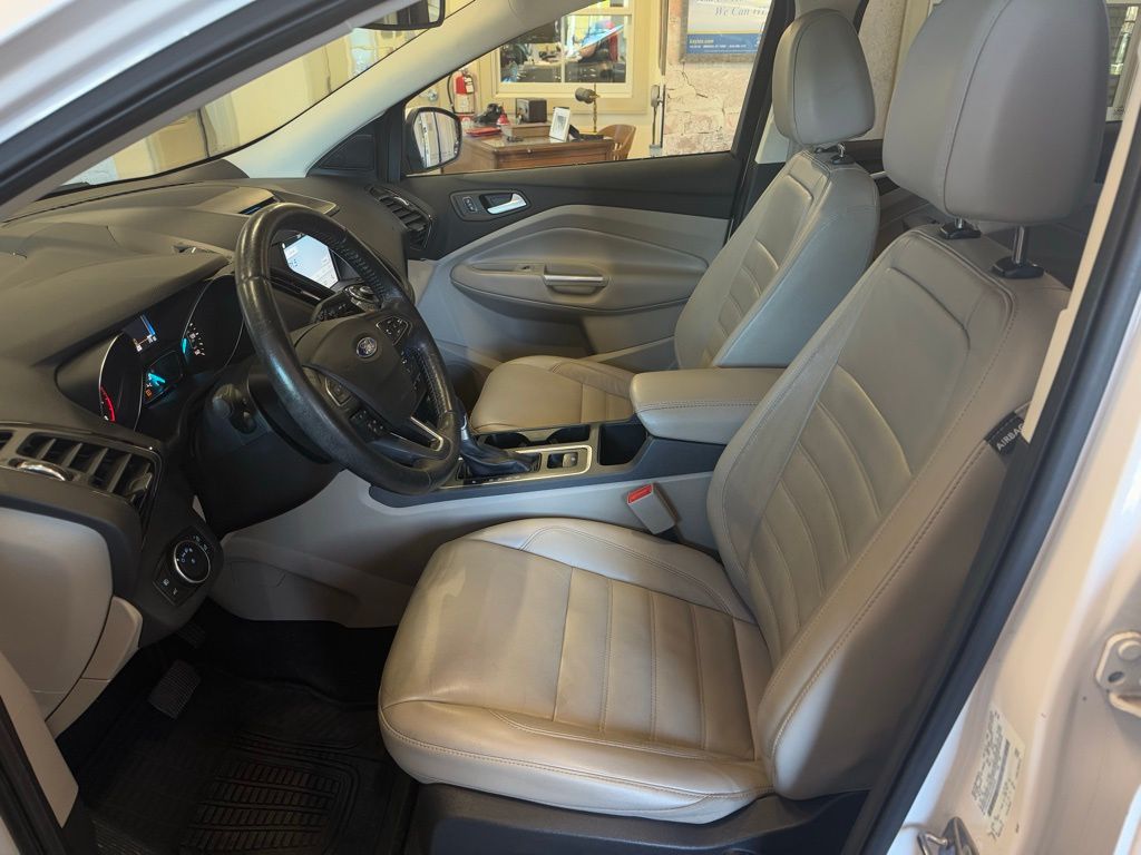 2017 Ford Escape Titanium photo 13