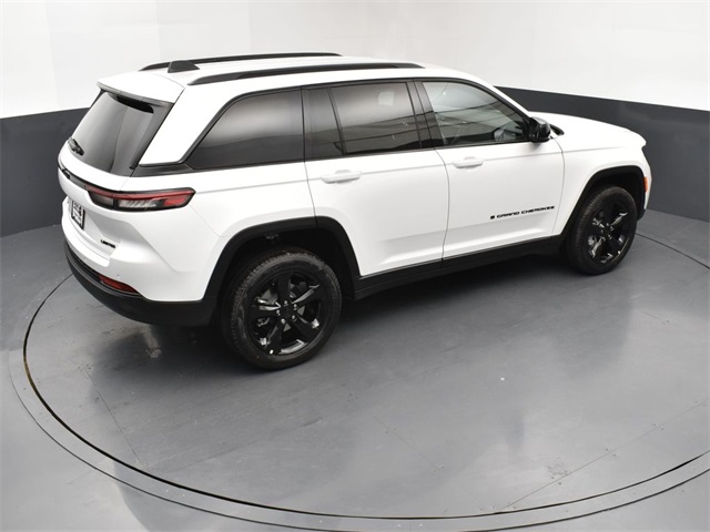 2025 Jeep Grand Cherokee Limited photo 17