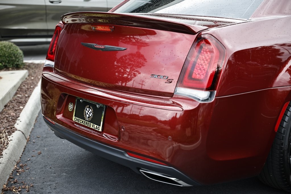 2023 Chrysler 300 S photo 9