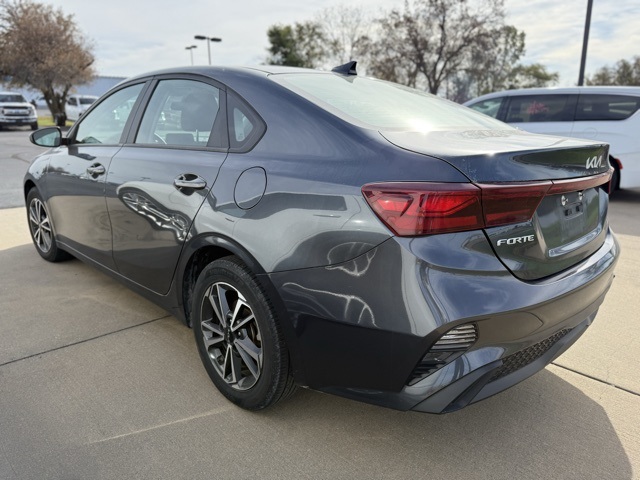 2023 Kia Forte LXS photo 2