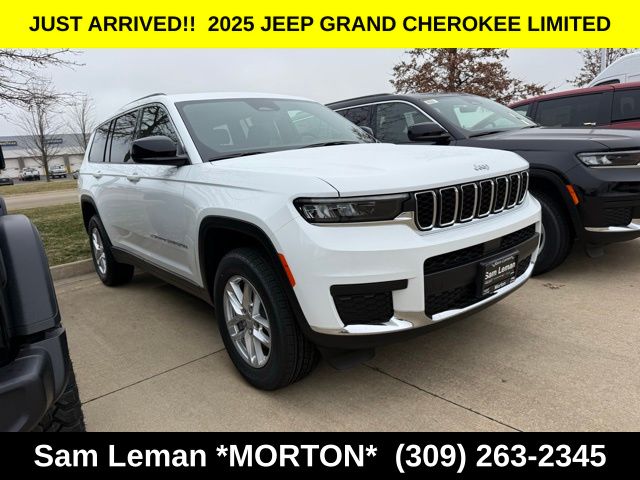 2025 Jeep Grand Cherokee L Laredo's photo