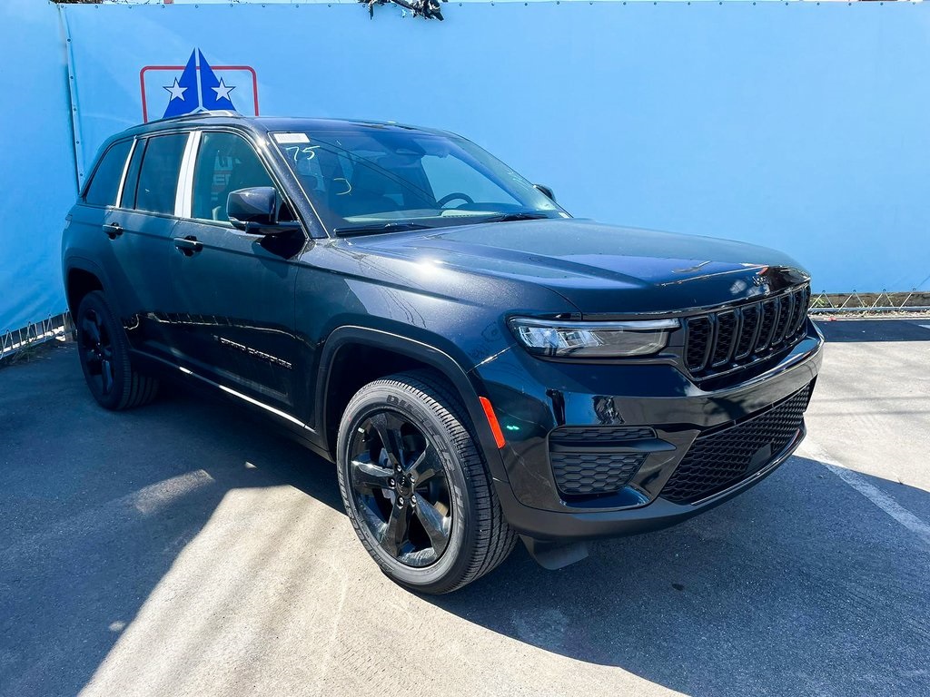 2025 Jeep Grand Cherokee Altitude X photo 3