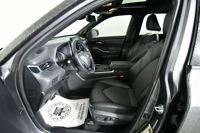 2021 Toyota Highlander XSE photo 4