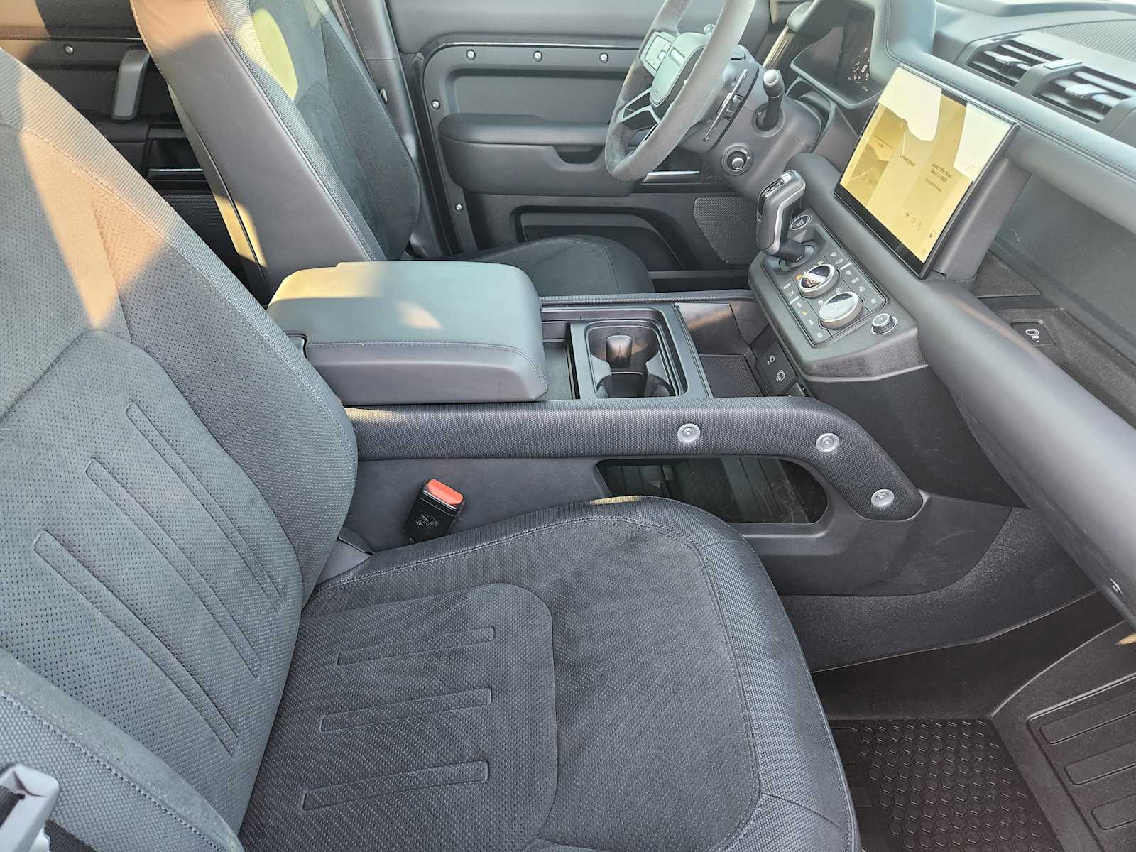 2024 Land Rover Defender Carpathian Edition photo 12