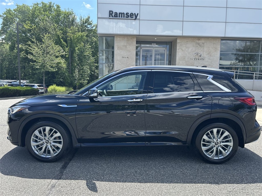 2023 Infiniti QX50 Luxe photo 4