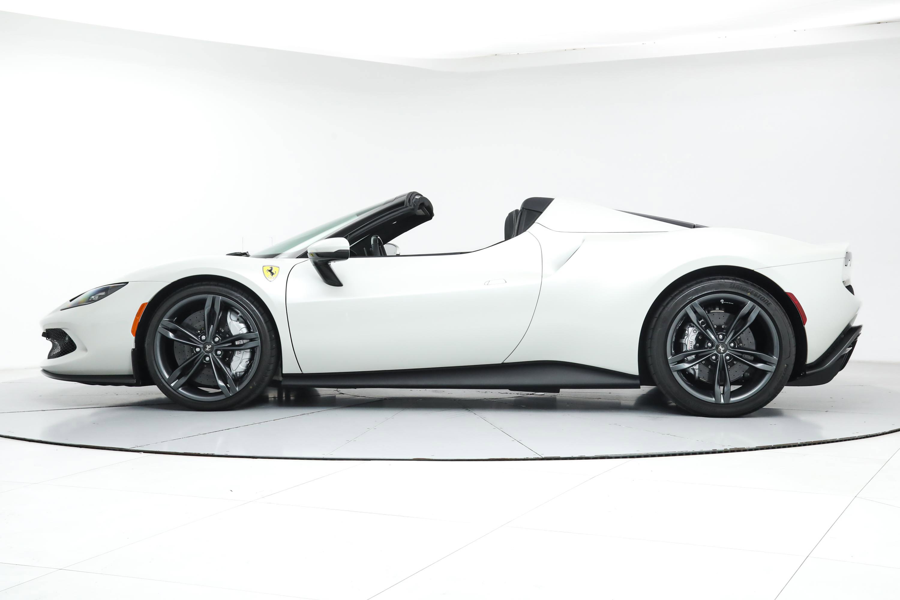 2025 Ferrari 296 GTS photo 4