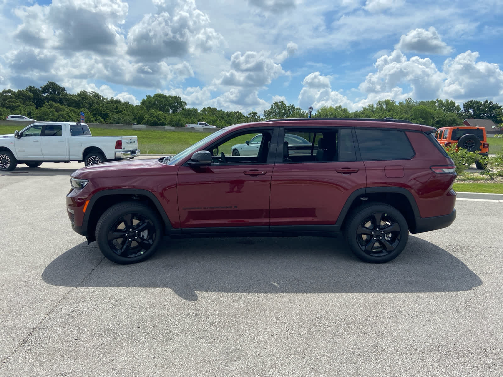 2025 Jeep Grand Cherokee Limited photo 4