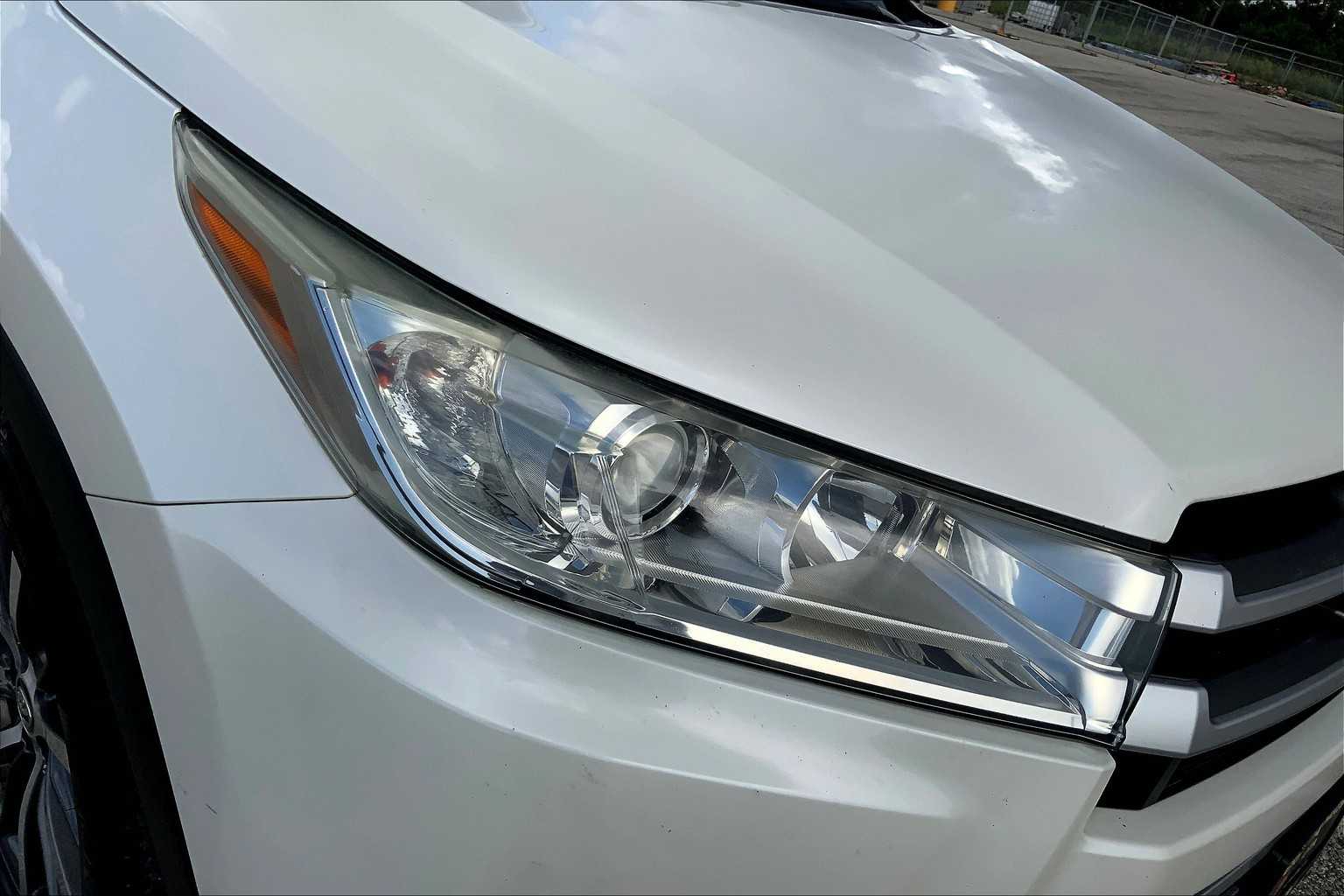 2017 Toyota Highlander XLE photo 19