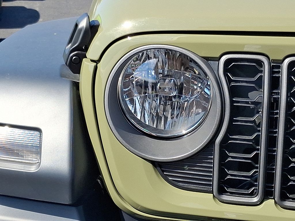 2025 Jeep Wrangler Sport photo 7