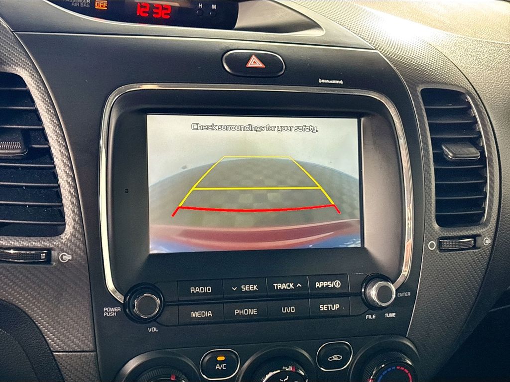 2017 Kia Forte S photo 16
