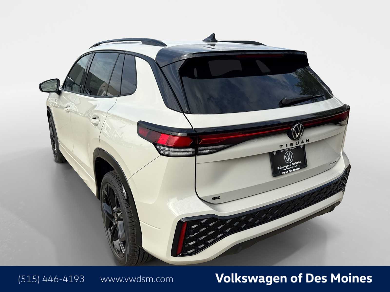 2025 Volkswagen Tiguan SE R-Line Black photo 5