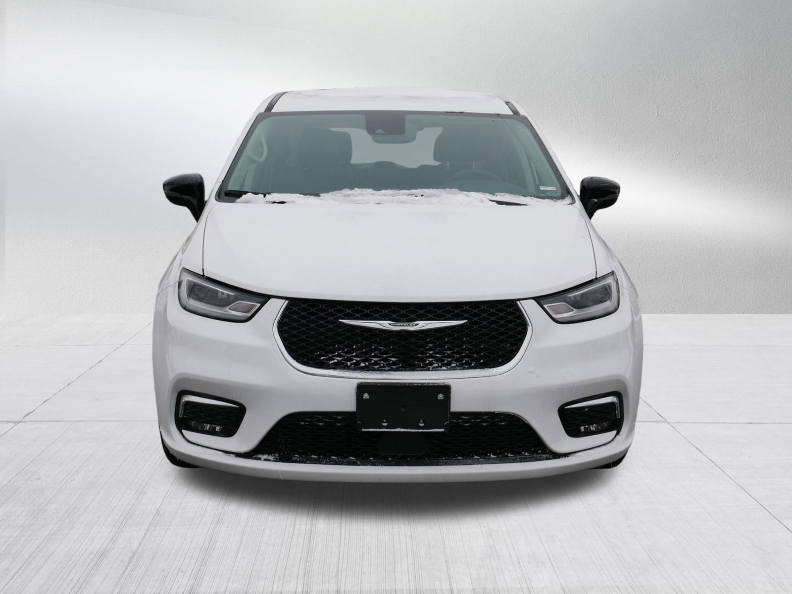 Certified 2024 Chrysler Pacifica Touring L with VIN 2C4RC1BGXRR152787 for sale in Brooklyn Park, Minnesota