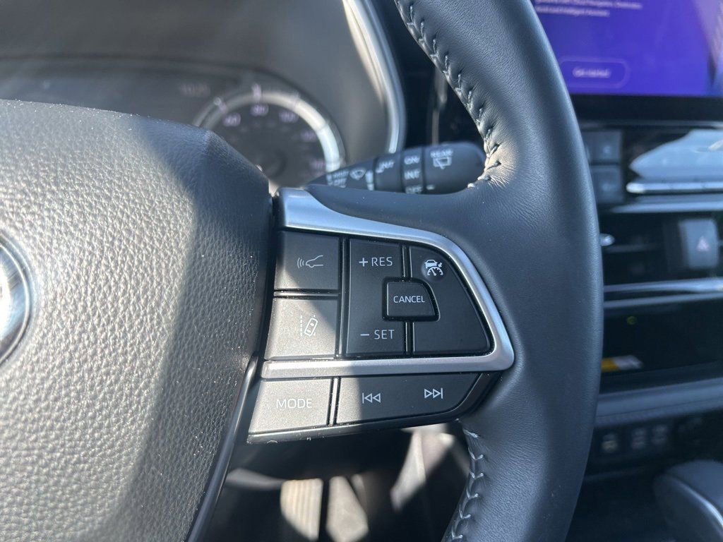 2024 Toyota Highlander XLE photo 21